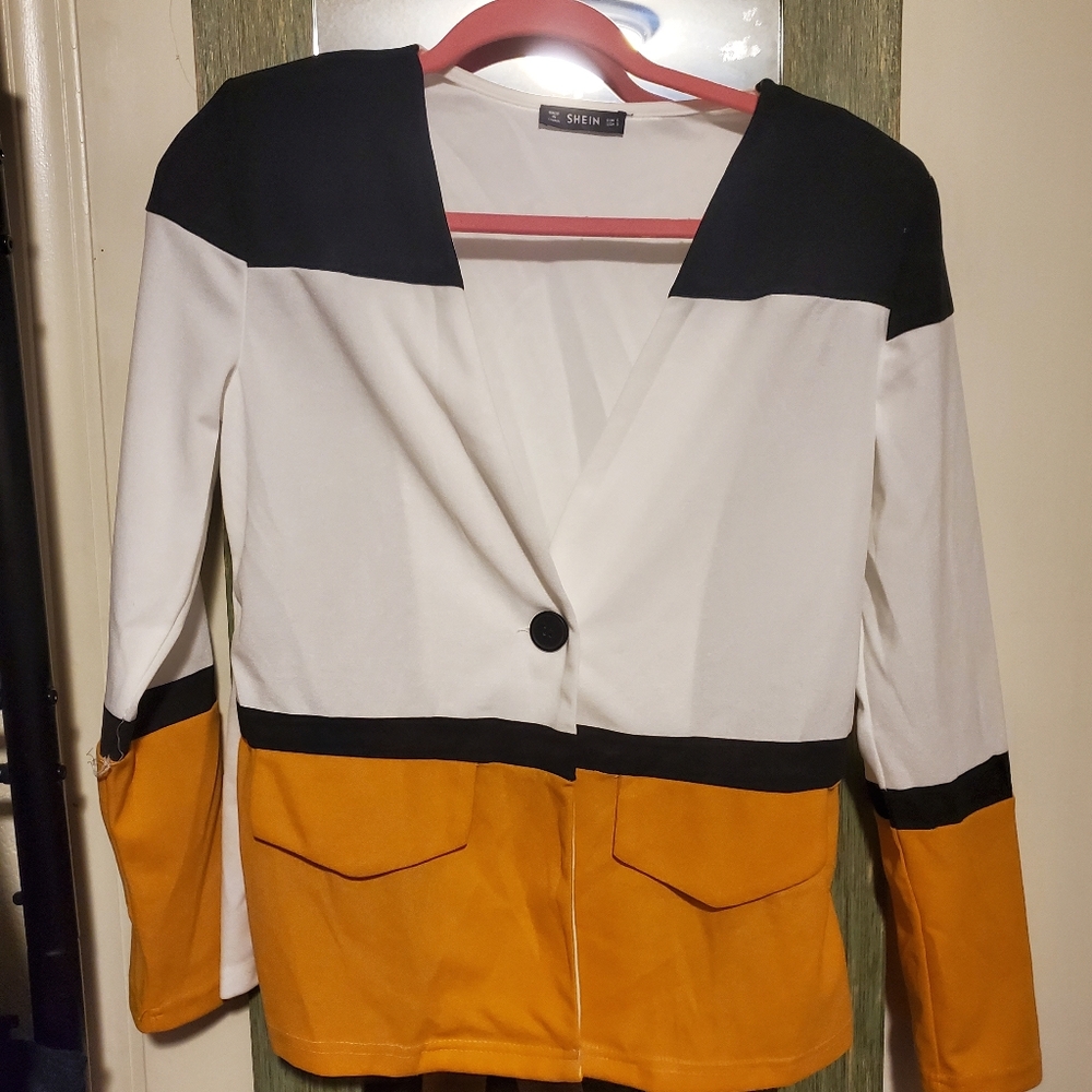 Blazer - Picture 3 of 3